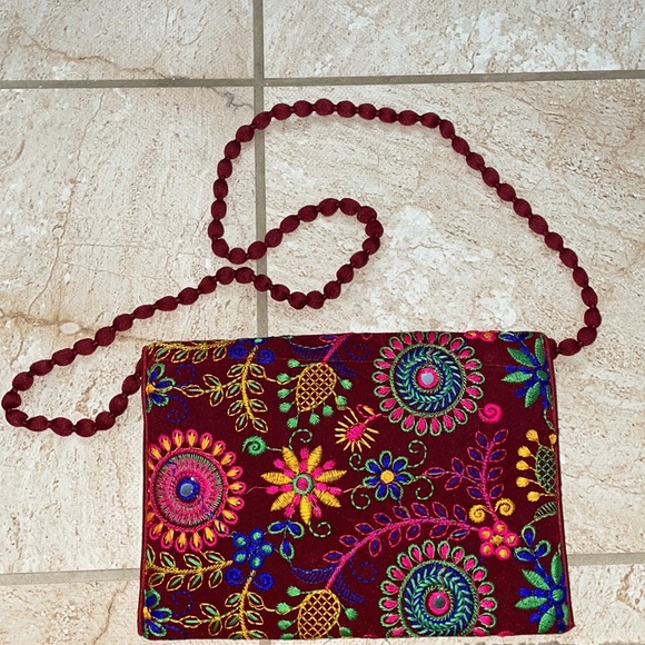 Brand new cloth handbag with beautiful thread work - Picture 2 of 3